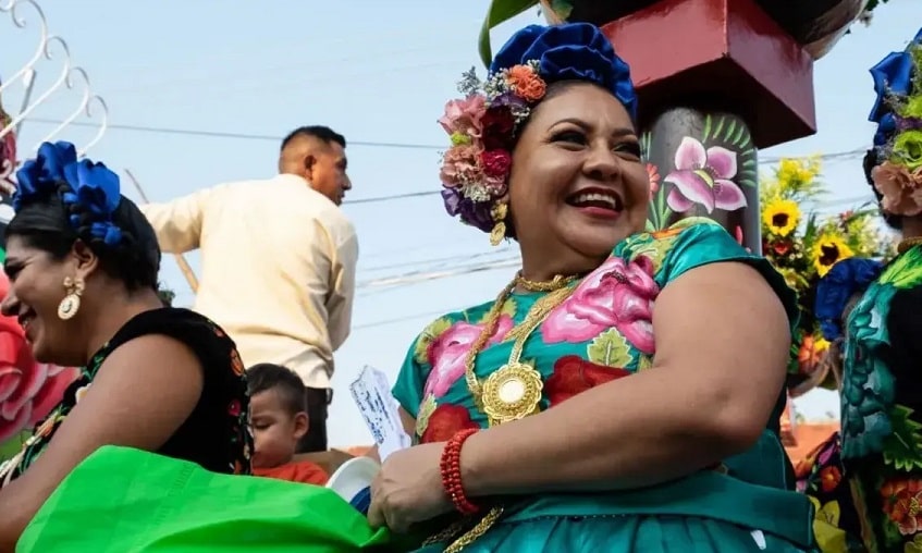 población feliz en México-min