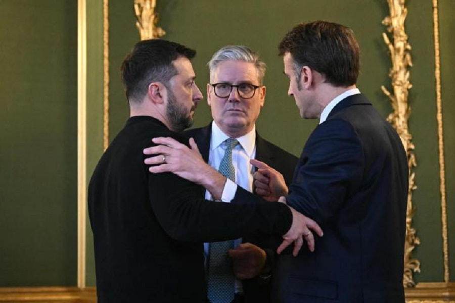volodimir-zelenski-keir-starmer-emmanuel-macron--min