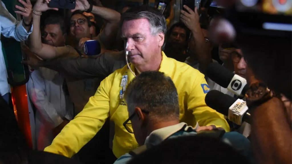 Bpñdpnaro es operado de urgencias-min