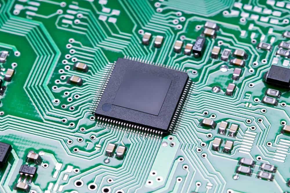 Microchip-on-printed-circuit-board-min
