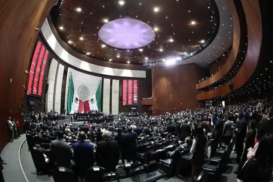 vacaciones para diputados y senadores mexicanos-min