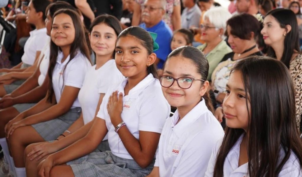 Durazo garantiza entrega de uniformes gratuitos a todos los estudiante-min