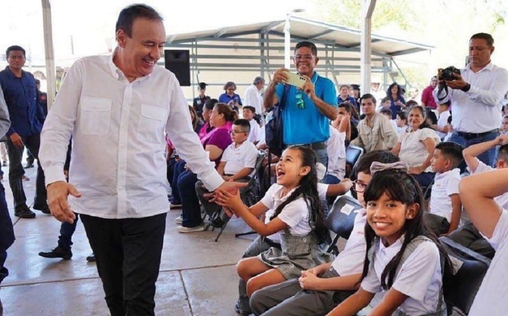 uniformes para todos los niños-min