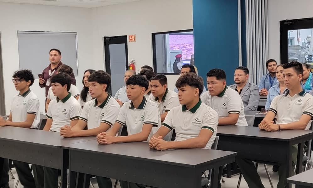 Fortalece Gobierno de Sonora crecimiento profesional de estudiantes de bachillerato Conalep-min