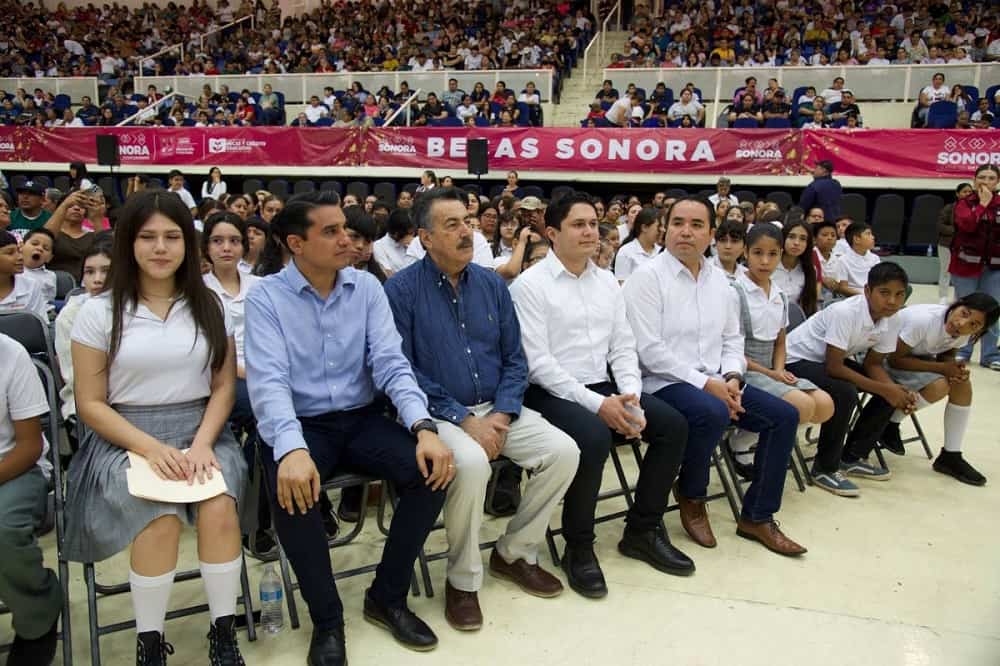 Becas Sonora benefician a miles de estudiantes de Cajeme-min