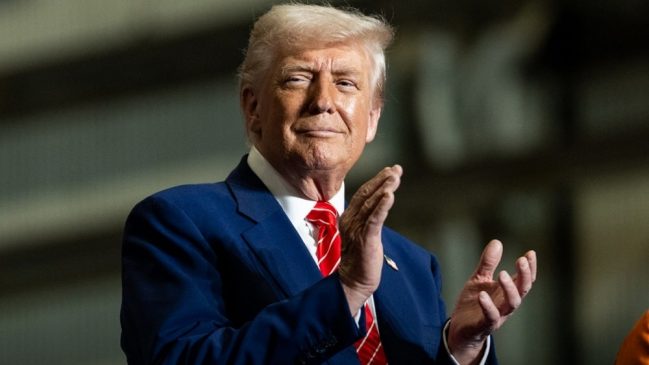 Donald_Trump-min