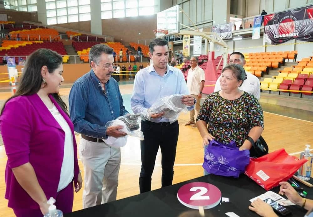 uniformes y computadoras en sur de Sonora SEC-min