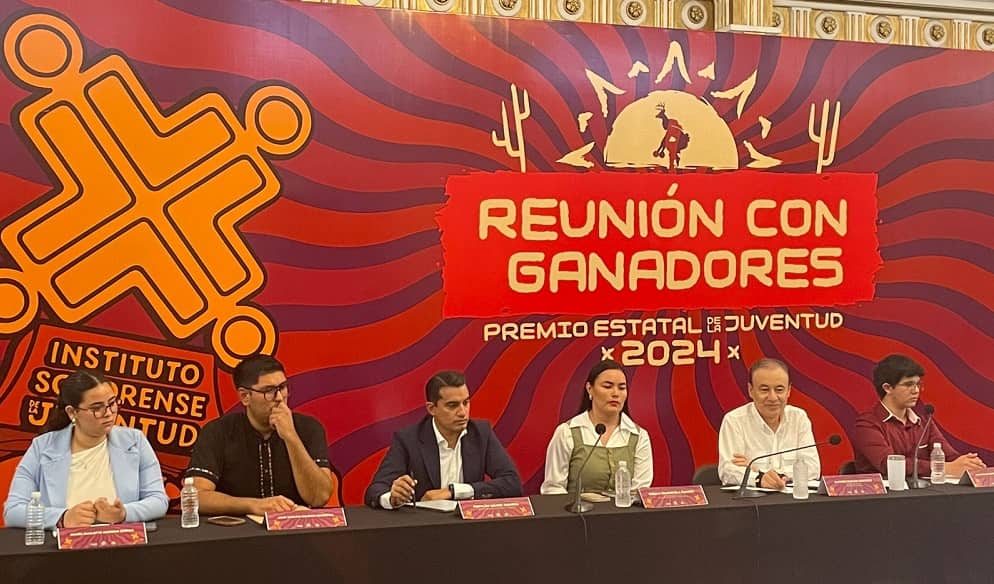 reunión con ganadores. premio estastal de la juventud-min