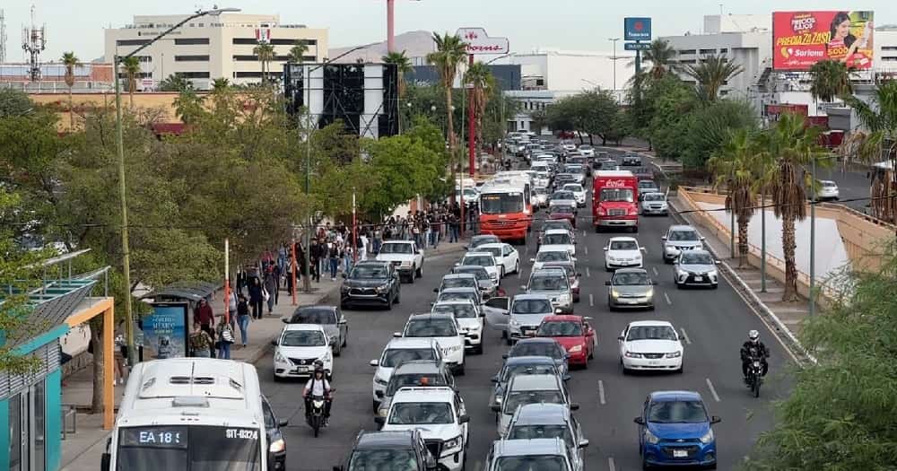 trafico insoportable en Hermosillo-min