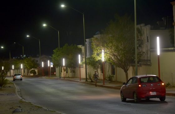 Suman esfuerzos Ayuntamiento de Hermosillo y Grupo Collectron para instalar Camina Segura en La Cholla-min