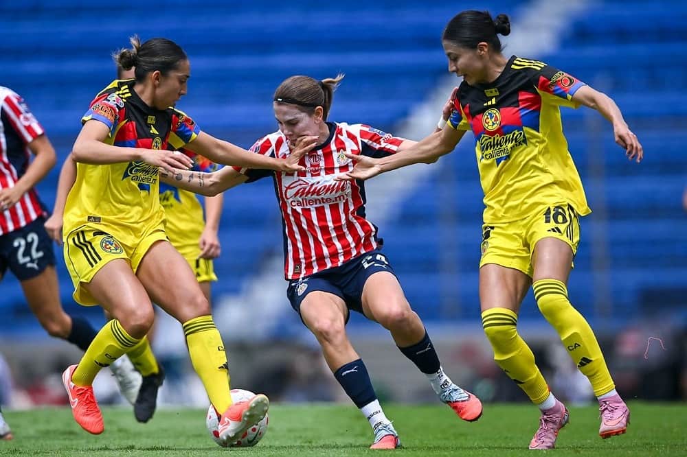 chivas-se-lleva-el-clasico-nacional-femenil-tras-vencer-20-al-america-min