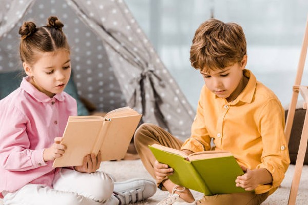 niños leyendo