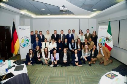Llama Gabriela Félix a tomar decisiones informadas sobre medio ambiente durante encuentro internacional de la RELECC