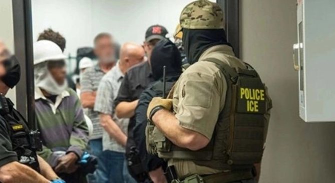 policia ICE-min