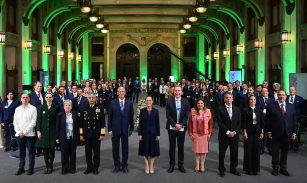 reunion de presidenta de México con empresarios de 17 paises-min