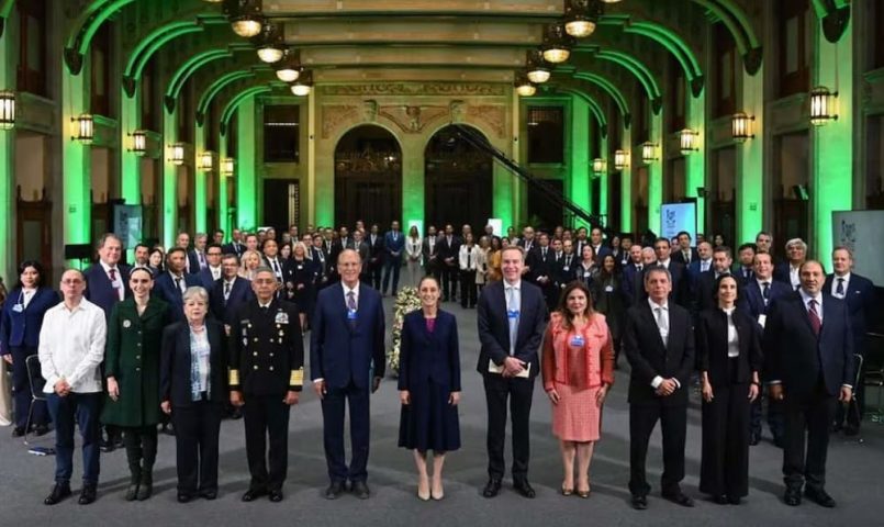 reunion de presidenta de México con empresarios de 17 paises-min