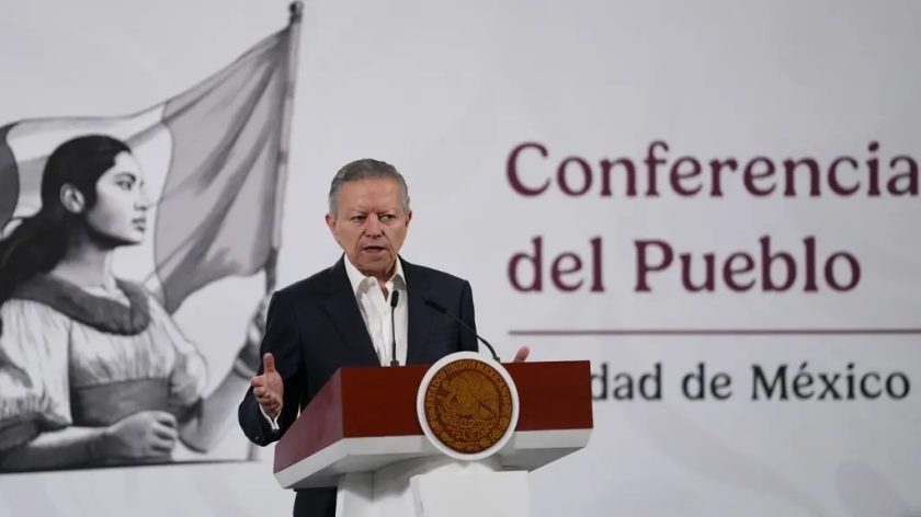 zaldivar-explica-nueva-reforma-ley-amparo-maB1anera-hoy-min (1)