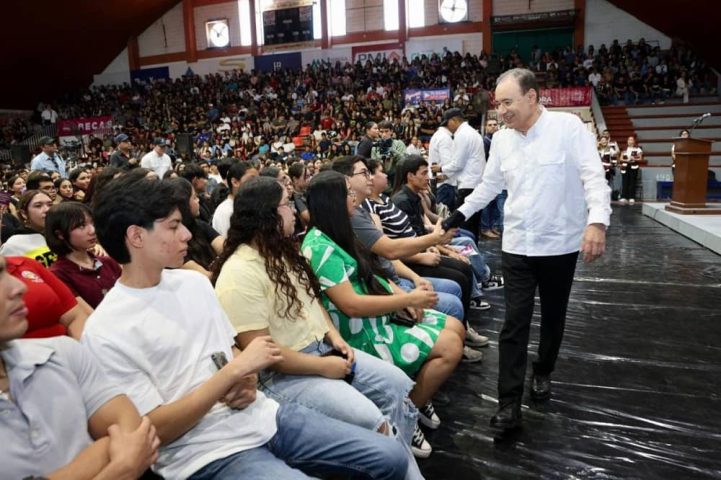 Gobernador Durazo incrementa a mil millones el presupuesto de Becas Sonora-min