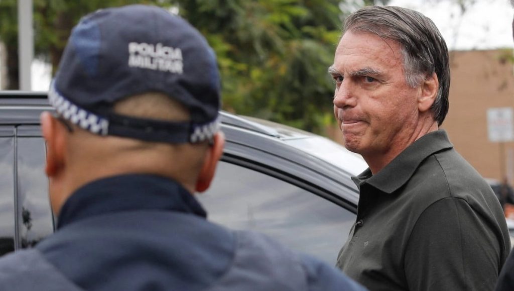 brasil-detienen-al-expresidente-jair-bolsonaro-por-riesgo-de-fuga-de-prision-domiciliari-min