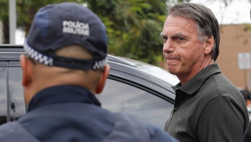brasil-detienen-al-expresidente-jair-bolsonaro-por-riesgo-de-fuga-de-prision-domiciliari-min