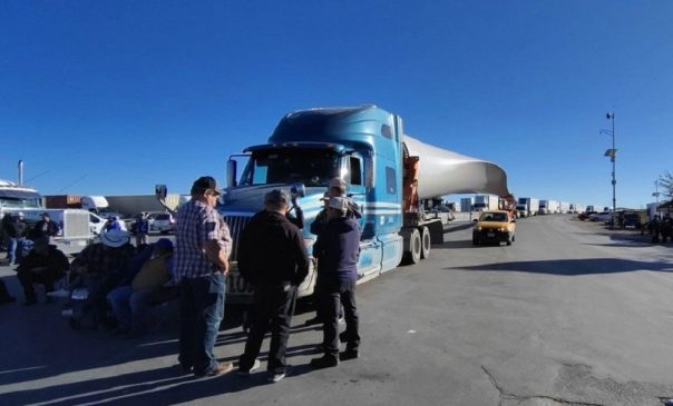 campesinos-y-transportistas-acuerdan-levantar-bloqueos-carreteros-tras-reunion-en-gobernacion-min