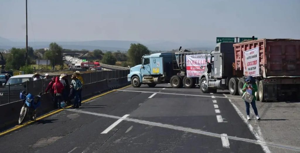 sheinbaum-cuestiona-bloqueos-de-carreteras-min