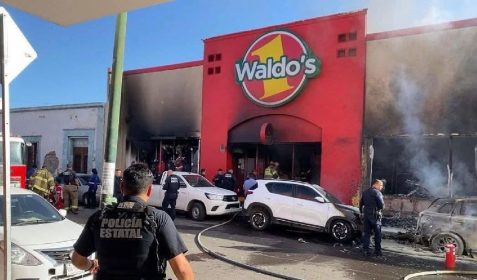 Explosión de  transformador  línea de investigación de siniestro en Waldo’s de Hermosillo