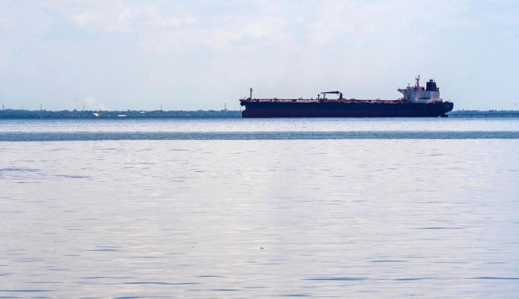 eu-intercepta-buque-frente-a-costas-de-venezuela-dicen-funcionarios-min