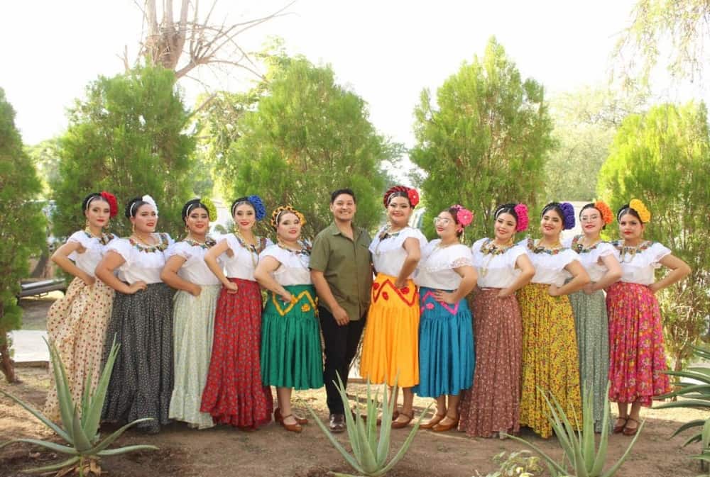 futuros docentes en Jornada de Eventos Deportivos y Culturales 2025-min