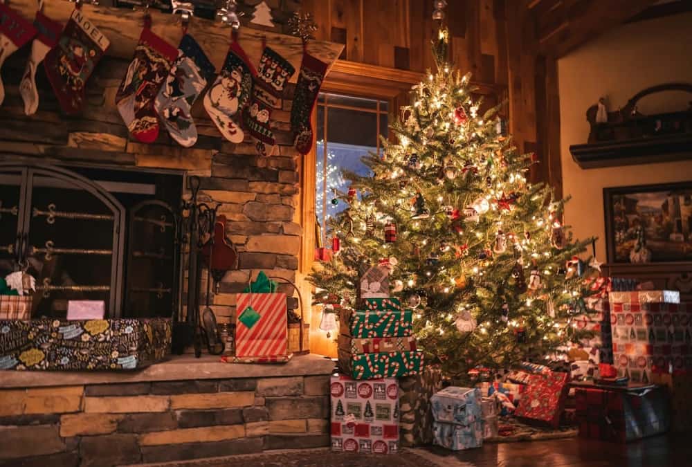 gastos navideños. arbol-navidad.-min