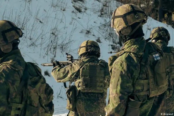 soldados finlandeses