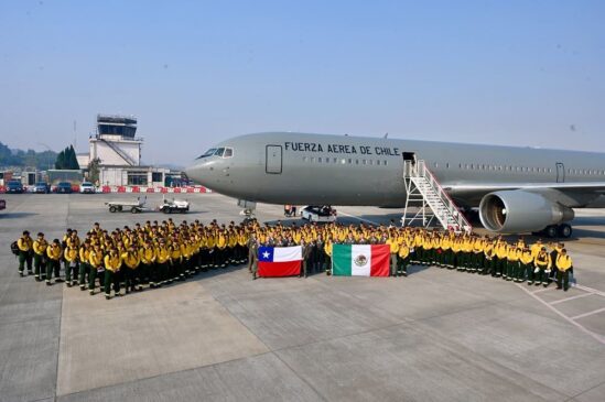 Brigada mexicana continúa combate de incendios forestales en Chile (1)