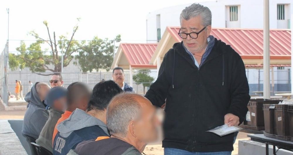 Recibe población del Cereso 2 en Hermosillo donación de lentes de lectura.. (1)