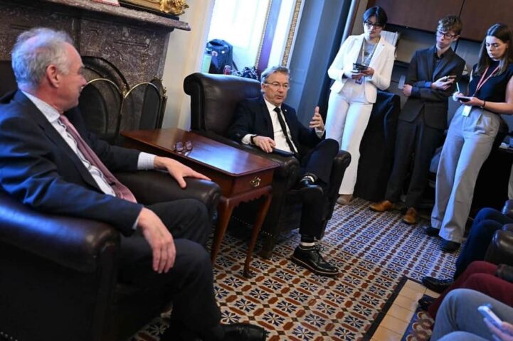 senado-de-eu-evalua-limitar-poderes-de-guerra-de-trump-min