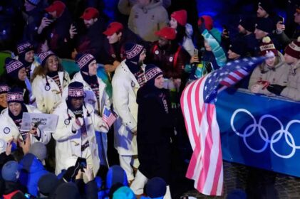 Abuchean a vicepresidente de Estados Unidos en apertura de Juegos Olímpicos de Invierno