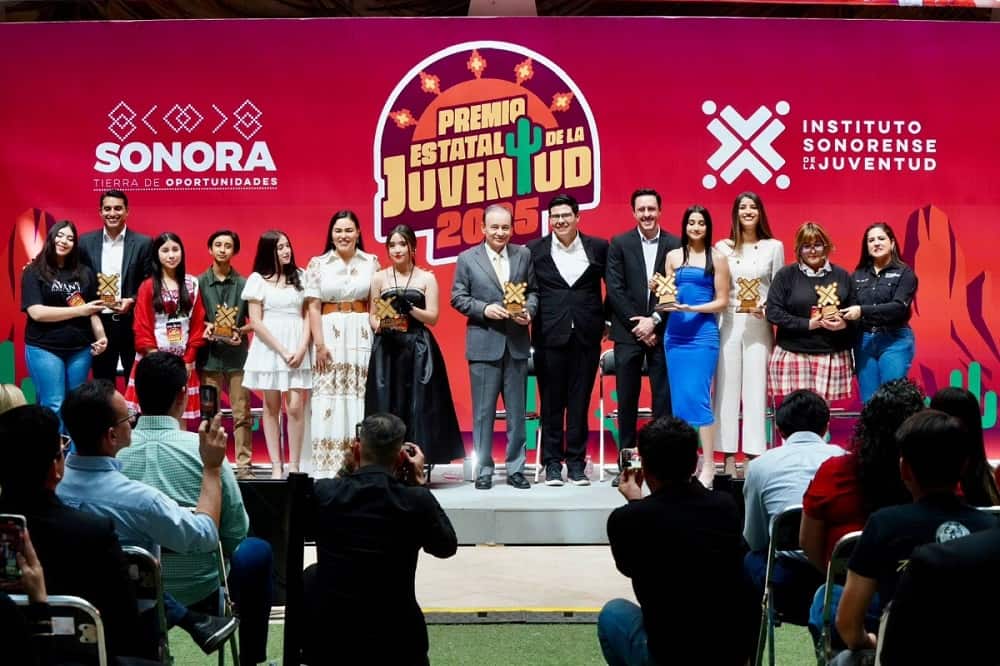 Durazo amplía el Premio Estatal de la Juventud (1)