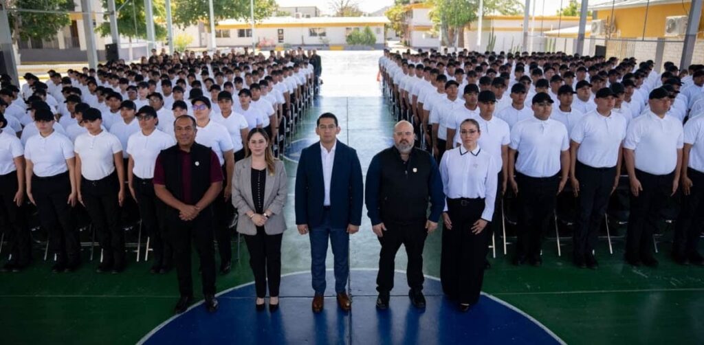La SSPC exhorta a cadetes de la Universidad de la Seguridad Pública a prepararse para servir a Sonora. (1)