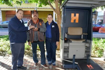 Equipa Toño Astiazarán a boleros con décadas en el oficio en Hermosillo