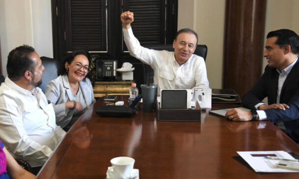 Durazo anuncia nueva universidad en Hermosillo... (2)