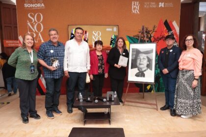 Noche de las Letras emociona en la FIL Minería y proyecta fuerza creativa de Sonora