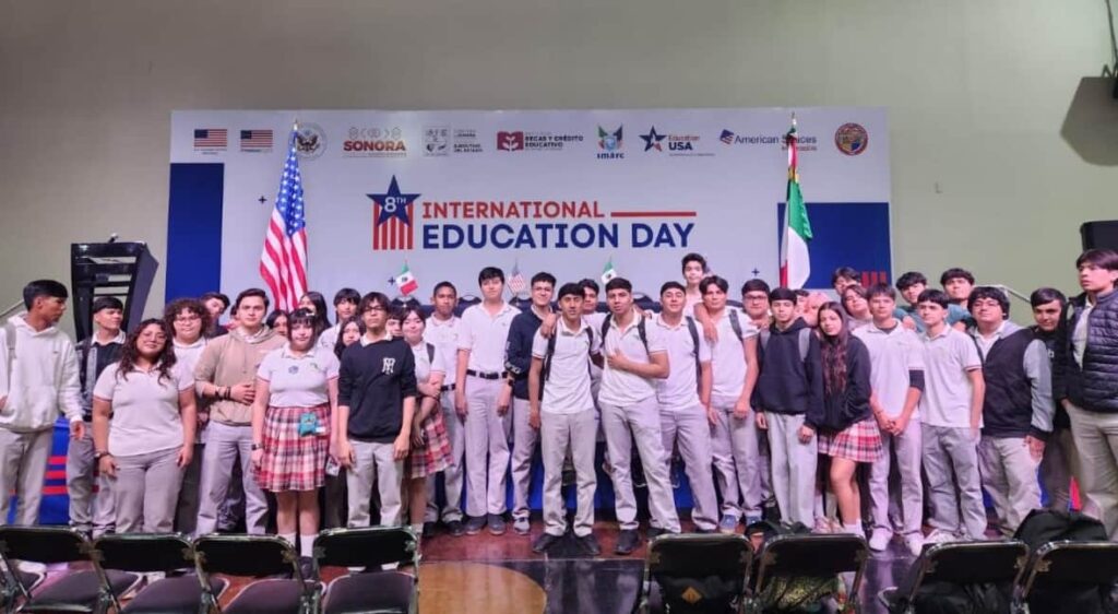 Participa alumnado de Cecyte en la Octava Feria International Education Day... (1)