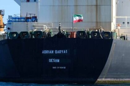 EEUU levanta sanciones temporales al petróleo iraní