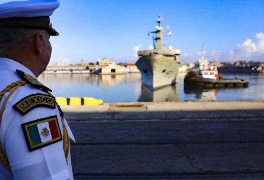 buque llegando a Cuba con alimentos (1)
