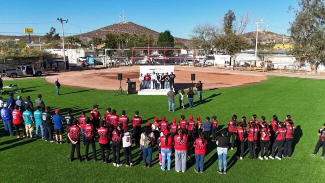 rehabilitación del campo de sóftbol “El Charly” en Caborca (1)