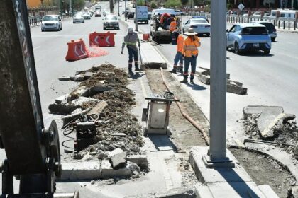 Trabaja Ayuntamiento de Hermosillo en mejorar vialidad en calle Rosales