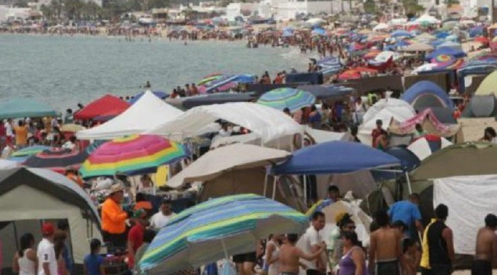 sombrillas en kino (1)