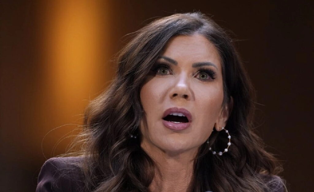 trump-destituye-a-la-secretaria-de-seguridad-nacional-kristi-noem