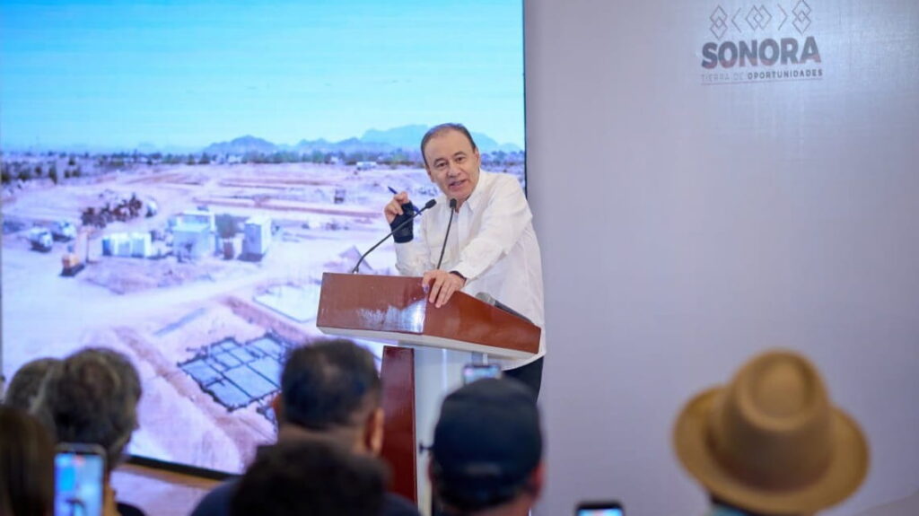 Durazo lleva 20 mil viviendas a Hermosillo (1)