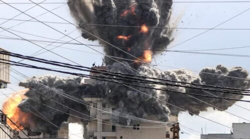 Irán cierra el estrecho de Ormuz en respuesta a ataques de Israel en Líbano