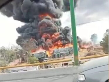 Se incendia fábrica donde se almacenaban pilas de litio en San Luis Potosí